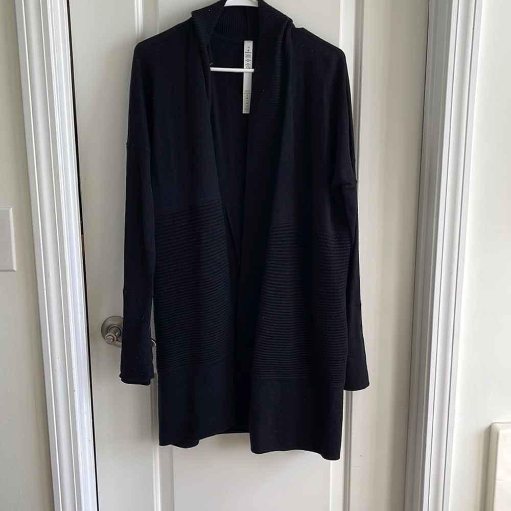 Lululemon sit in lotus wrap size 10